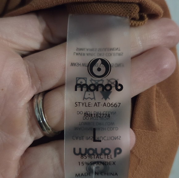 NWT Mono B Sports Bra Star Pattern - Picture 6 of 6